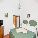 Bright Apartment In Center Of Positano